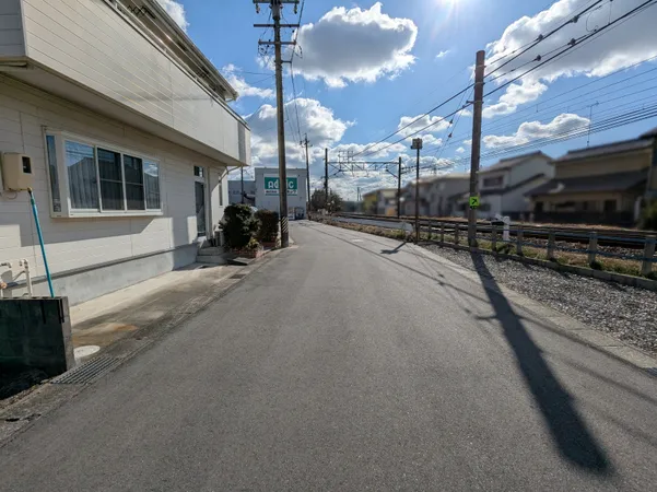 前面道路名鉄名古屋本線「矢作橋」駅徒歩3分の南道路の約40坪、解体更地渡しの物件です。建築条件付売地ではありません。物件の詳細・ご相談はお気軽にお問い合わせください。