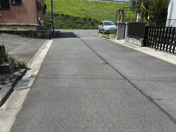 【前面道路】南側　幅員：約5.9ｍ・公道に接道。間口は、約17.3ｍ。