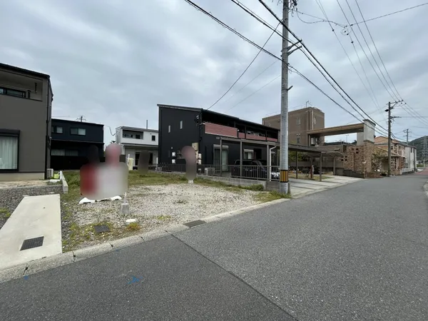 前面道路の幅員は約4.1ｍ、間口は約7.9ｍです。