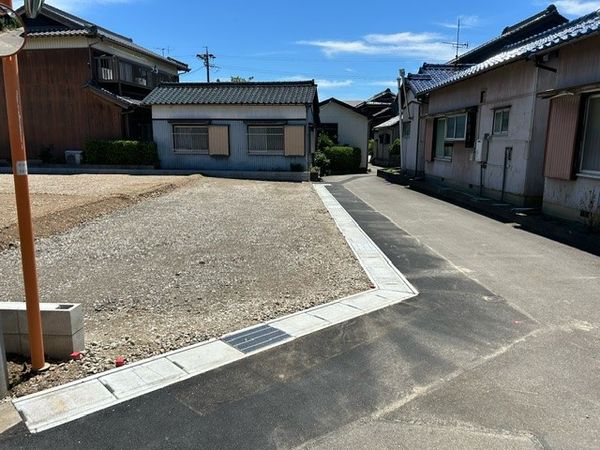 西尾市米津町白沢 土地A区画 前面道路含む現地写真