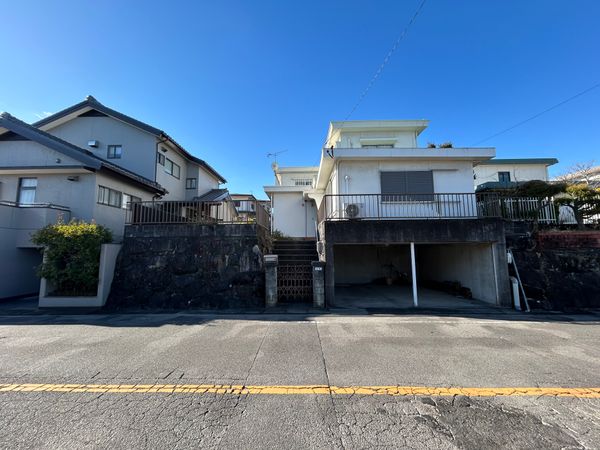 岡崎市竜美東二丁目 土地 前面道路含む外観