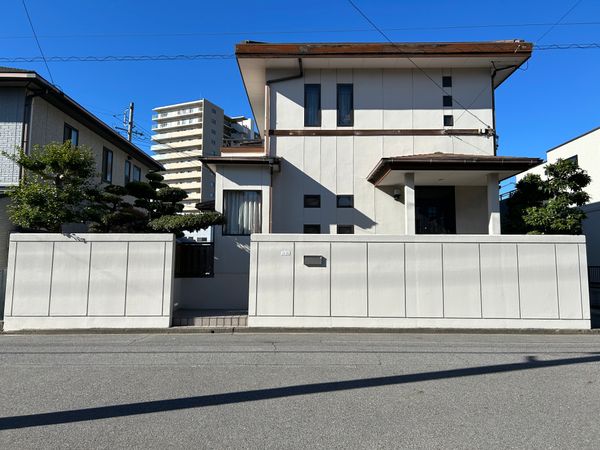 岡崎市明大寺町字池下 土地 前面道路含む外観