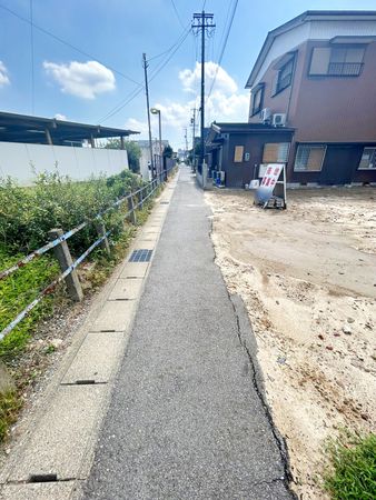 岡崎市矢作町字池田 土地 前面道路含む外観 岡崎市矢作町字池田 土地 前面道路含む外観
