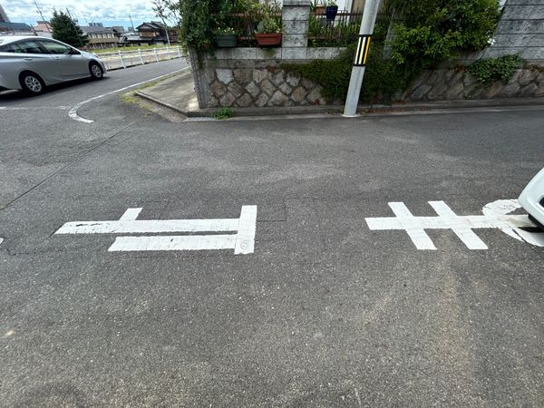前面道路含む外観