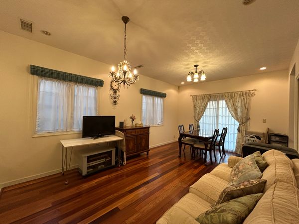 岡崎市美合西町字松下 戸建 リビング