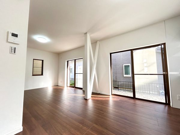 岡崎市大樹寺3丁目 戸建 リビング