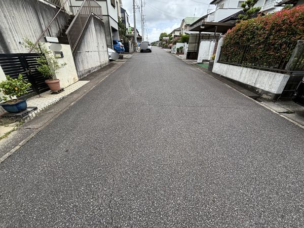 岡崎市藤川台1丁目 戸建 前面道路含む外観 岡崎市藤川台1丁目 戸建 前面道路含む外観