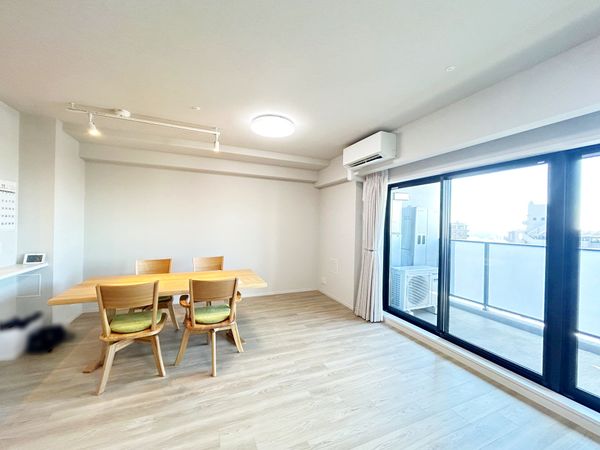 アルバックスタワー岡崎康生 リビング アルバックスタワー岡崎康生 リビング