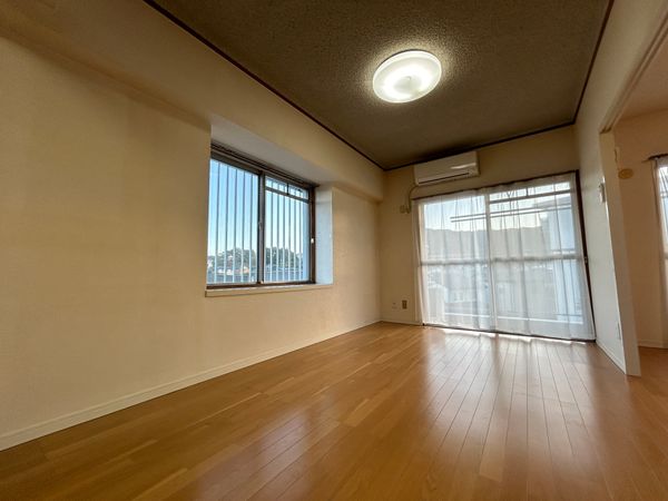 レジデンス本宿苑 リビング レジデンス本宿苑 リビング