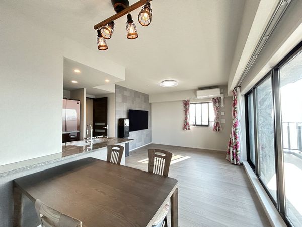 アルバックスタワー岡崎康生 リビング アルバックスタワー岡崎康生 リビング