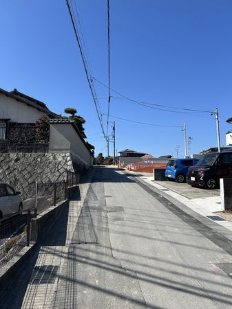 日進市赤池町箕ノ手 1-A区画 前面道路含む外観
