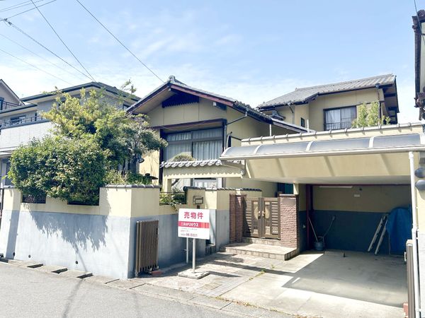 愛知郡東郷町白鳥1丁目 前面道路含む外観