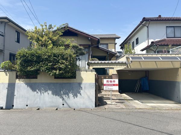 愛知郡東郷町白鳥1丁目 前面道路含む外観