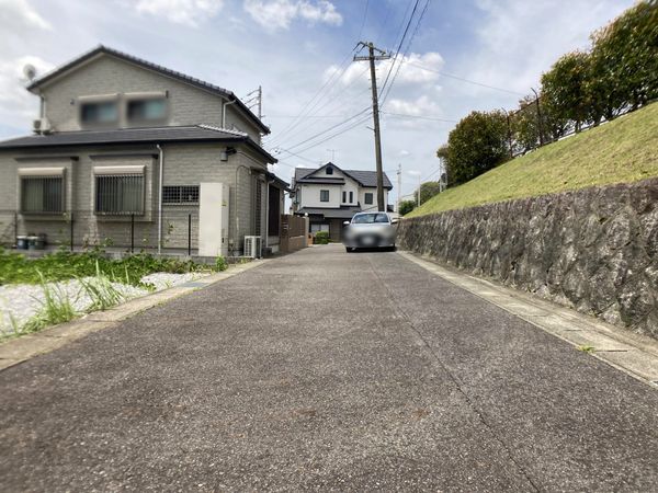 日進市岩崎台1丁目 土地 前面道路含む外観 日進市岩崎台1丁目 土地 前面道路含む外観