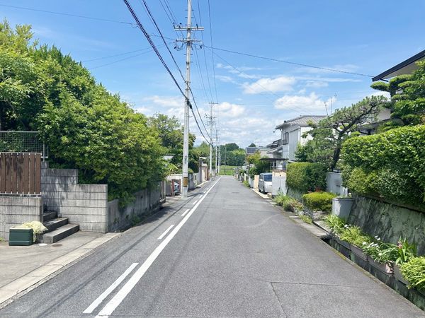 前面道路含む外観
