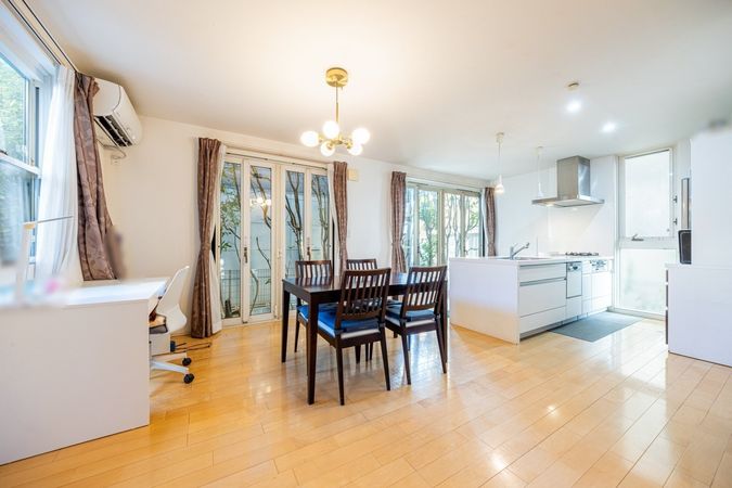 日進市栄2丁目 戸建 リビング