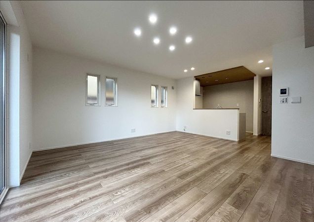 東郷町御岳1丁目 B棟 リビング 東郷町御岳1丁目 B棟 リビング