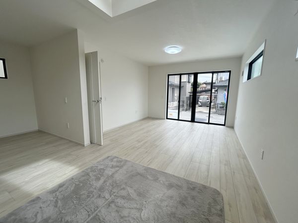 東郷町和合ケ丘2丁目 1号棟 リビング