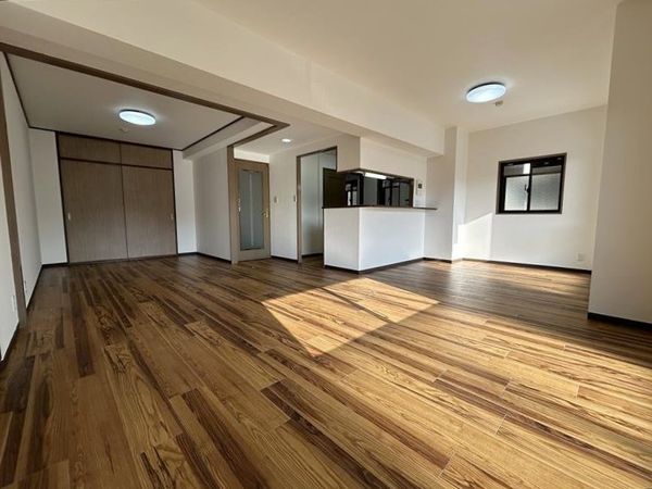 グローリアス香久山 リビング リビング