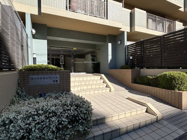 ロイヤルコンフォート日進 エントランス ロイヤルコンフォート日進 エントランス