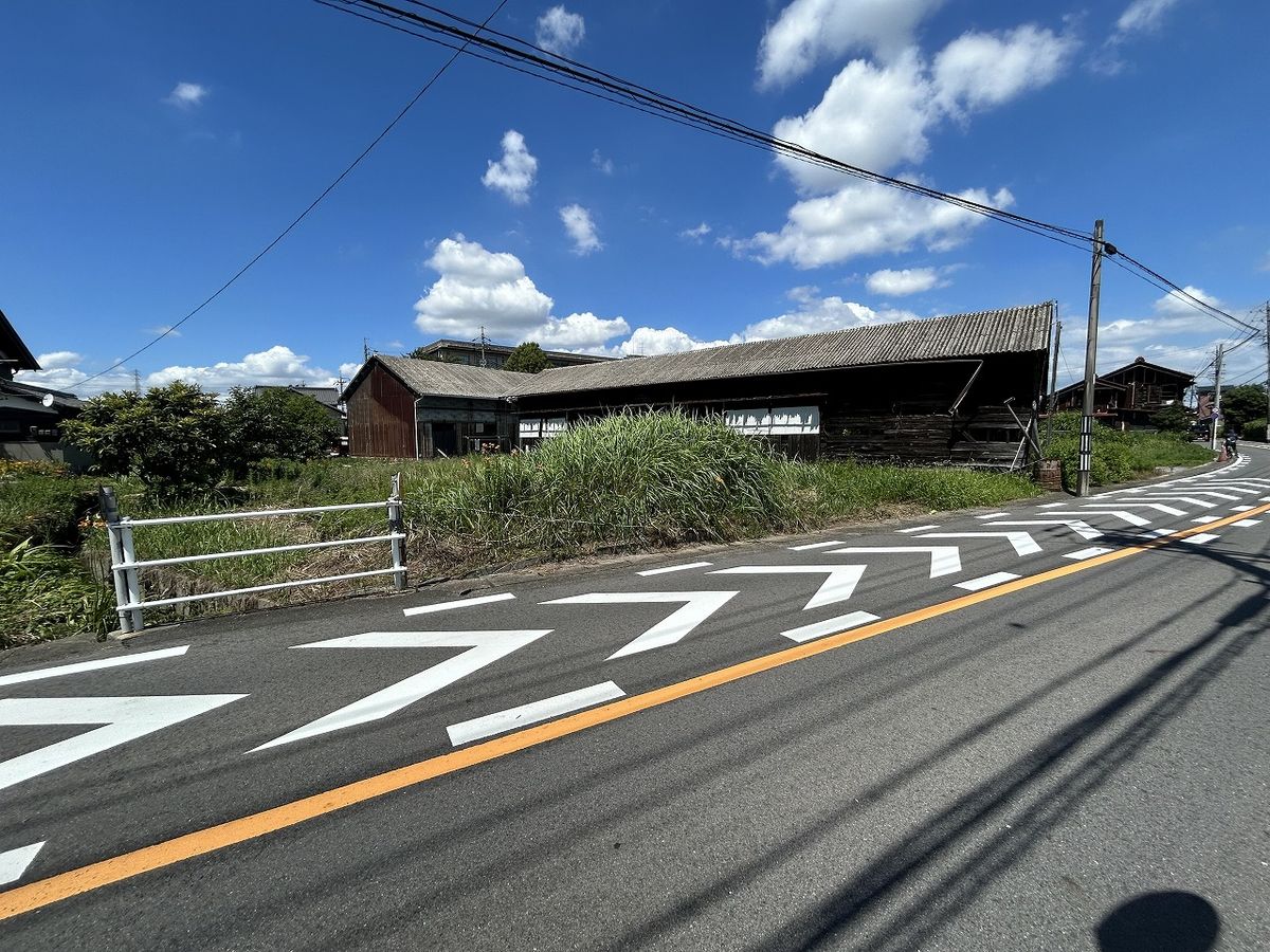 前面道路含む外観