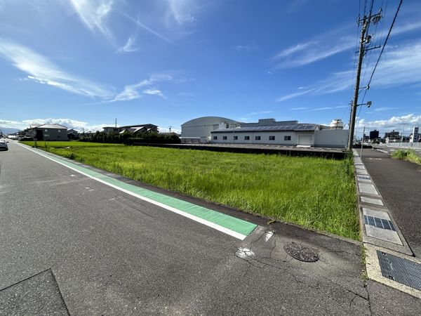 一宮市三条字山 3号地 前面道路含む外観