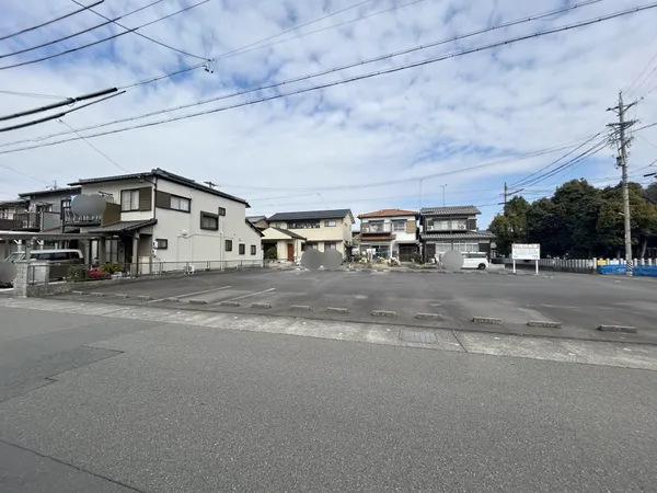 東南角地！敷地面積：約139坪、建築条件付き土地ではありません