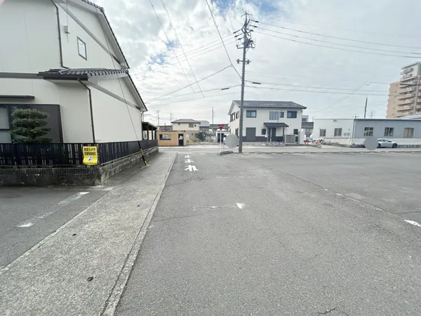 東南角地！敷地面積：約139坪、建築条件付き土地ではありません