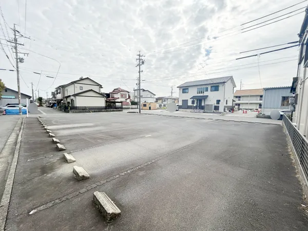 東南角地！敷地面積：約139坪、建築条件付き土地ではありません