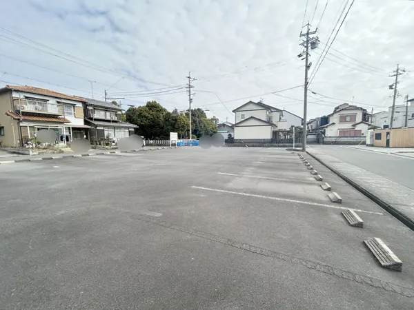 東南角地！敷地面積：約139坪、建築条件付き土地ではありません