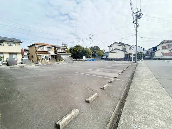 東南角地！敷地面積：約139坪、建築条件付き土地ではありません