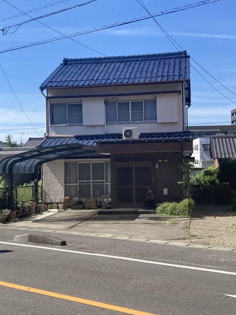 名鉄「西一宮」駅徒歩3分、一宮総合駅徒歩12分、敷地面積:約78坪、建築条件はありません