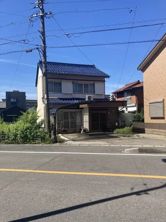 名鉄「西一宮」駅徒歩3分、一宮総合駅徒歩12分、敷地面積:約78坪、建築条件はありません