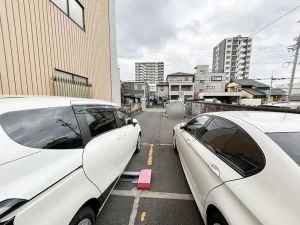 JR本線「岐阜」駅徒歩5分！岐阜駅南側のなかなか売りに出ないエリアです。南面道路、現況はコインパーキングですが更地渡しです。すぐにお問い合わせください