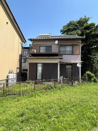 東南側から撮影南側は遊歩道ですので陽当りは良好です