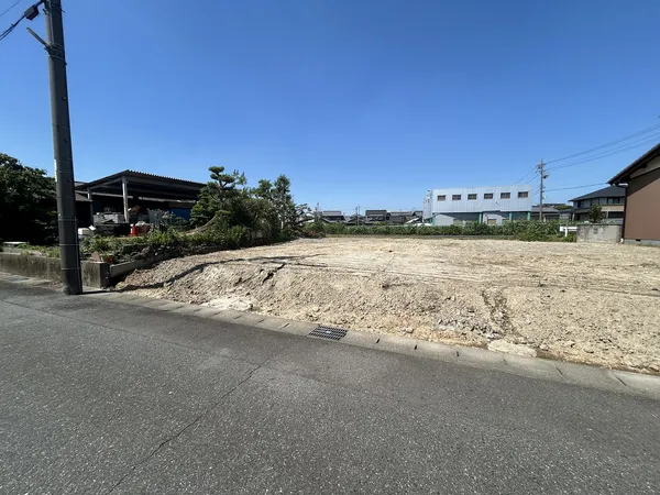 敷地面積：約53坪、両面道路、建築条件付き土地ではありません。