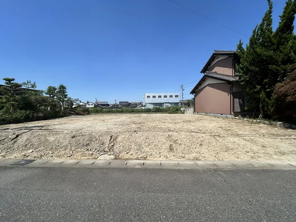 敷地面積：約53坪、両面道路、建築条件付き土地ではありません。