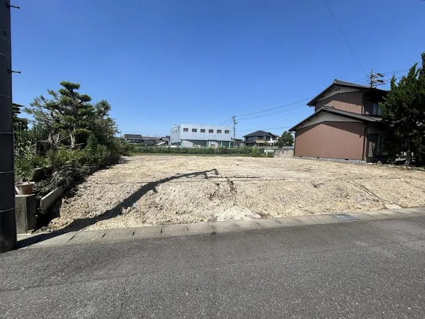 敷地面積：約53坪、両面道路、建築条件付き土地ではありません。