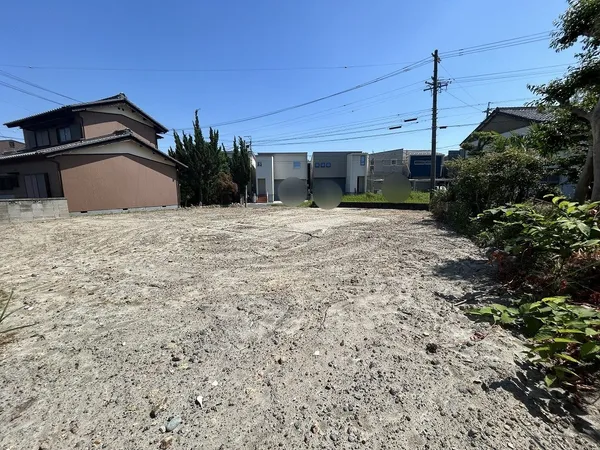 敷地面積：約53坪、両面道路、建築条件付き土地ではありません。