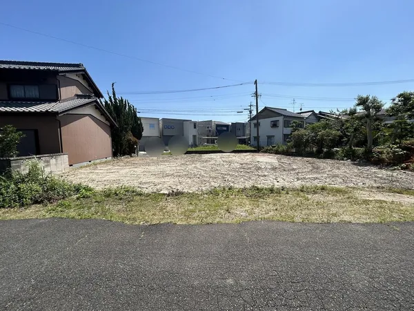 敷地面積：約53坪、両面道路、建築条件付き土地ではありません。
