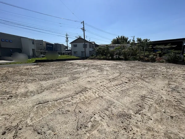 敷地面積：約53坪、両面道路、建築条件付き土地ではありません。