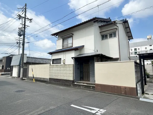 敷地面積約119坪、一宮総合駅まで徒歩15分、建物解体更地渡し、建築条件付き土地ではありません。前面道路幅員:約7.8m