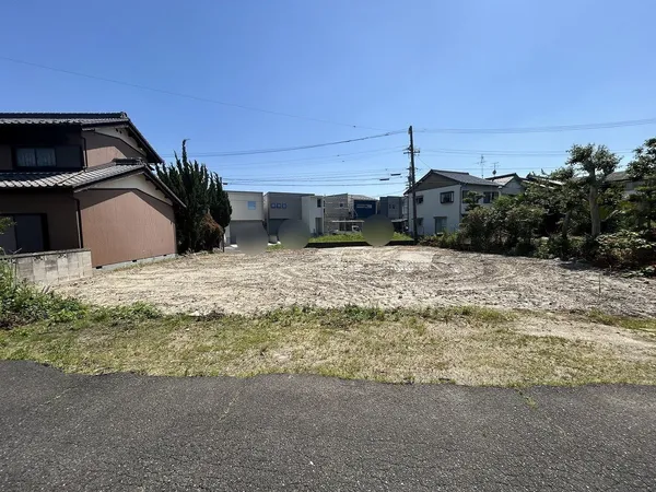 敷地面積：約53坪、両面道路、建築条件付き土地ではありません。