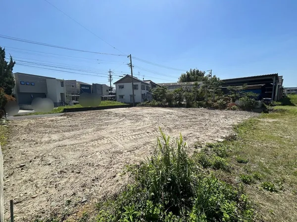 敷地面積：約53坪、両面道路、建築条件付き土地ではありません。