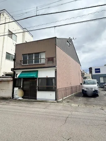 ■JR『岐阜』駅徒歩8分、3駅利用可の立地、建物解体更地渡し、建築条件付き土地ではありません