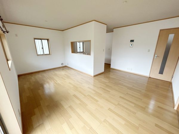 稲沢市梅須賀町 戸建 リビング 稲沢市梅須賀町 戸建 リビング