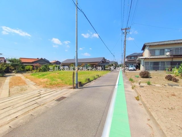 前面道路含む外観