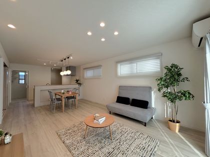 一宮市天王3丁目 リビング