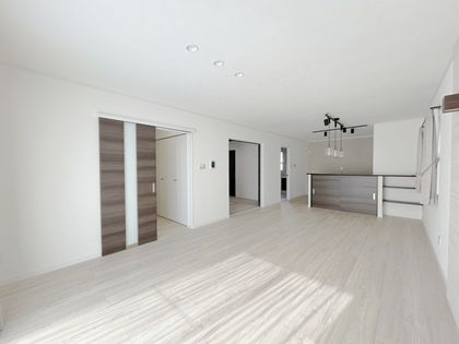 一宮市富士4丁目 1号棟 リビング