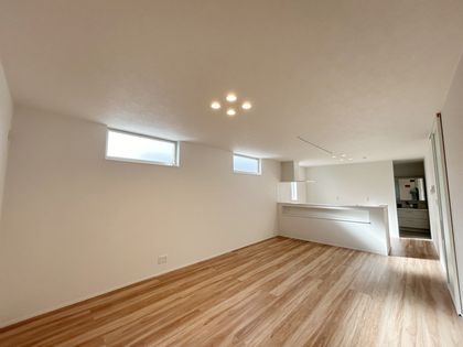 一宮市三条字郷内西 1号棟 リビング